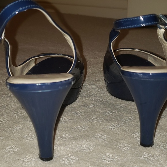 Nine West navy heels - Picture 3 of 5